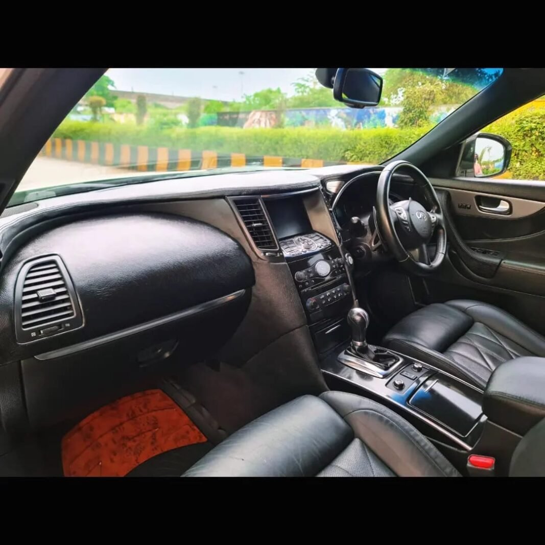 2011 Infiniti fx30d, photo 1 of 7