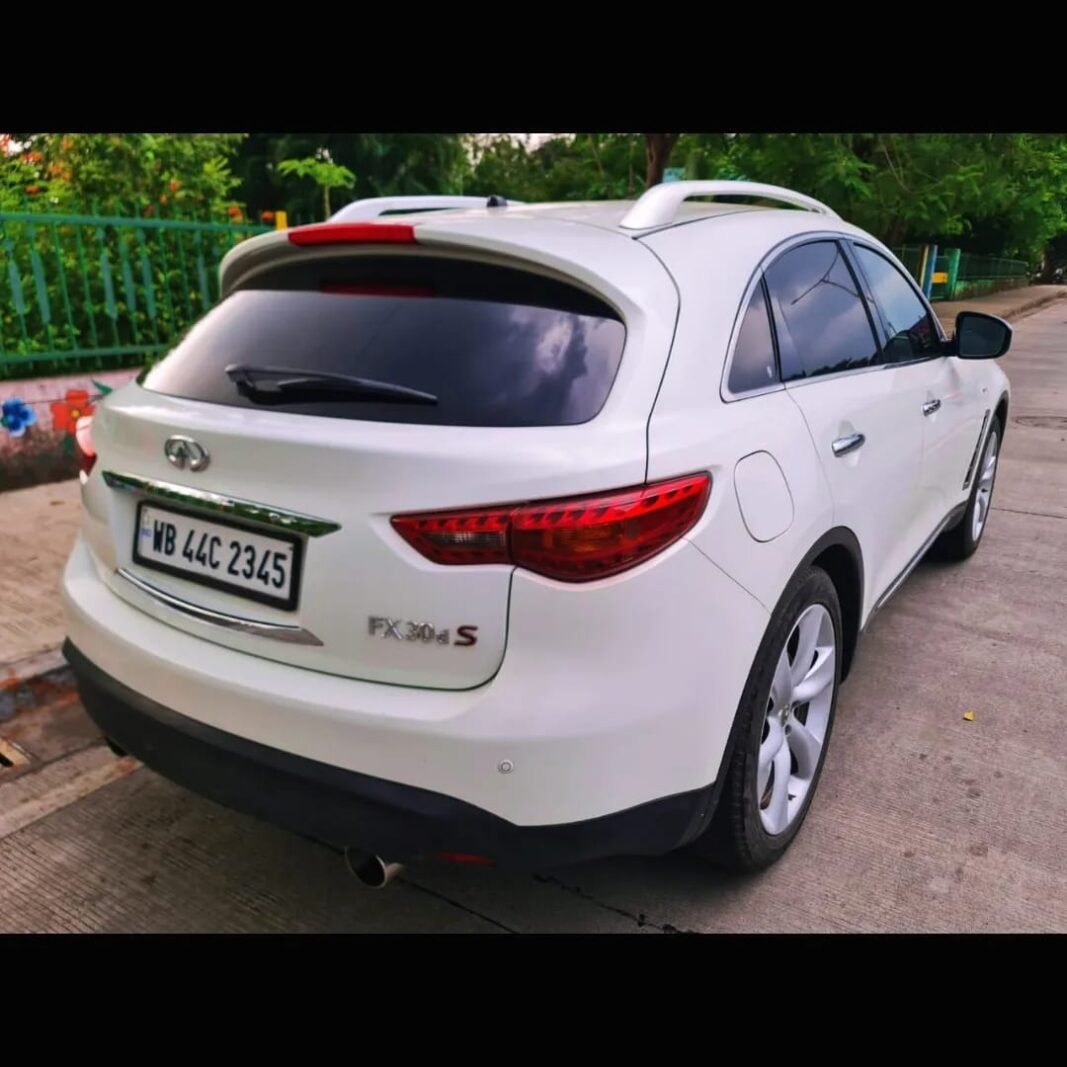 2011 Infiniti fx30d, photo 6 of 7