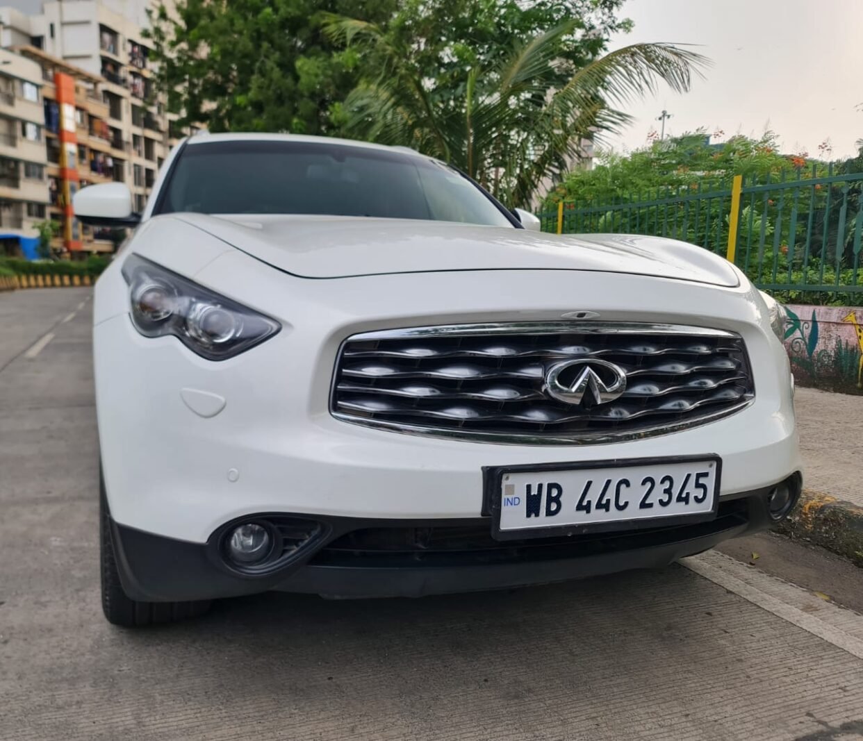 Infiniti FX 30d, photo 1 of 23