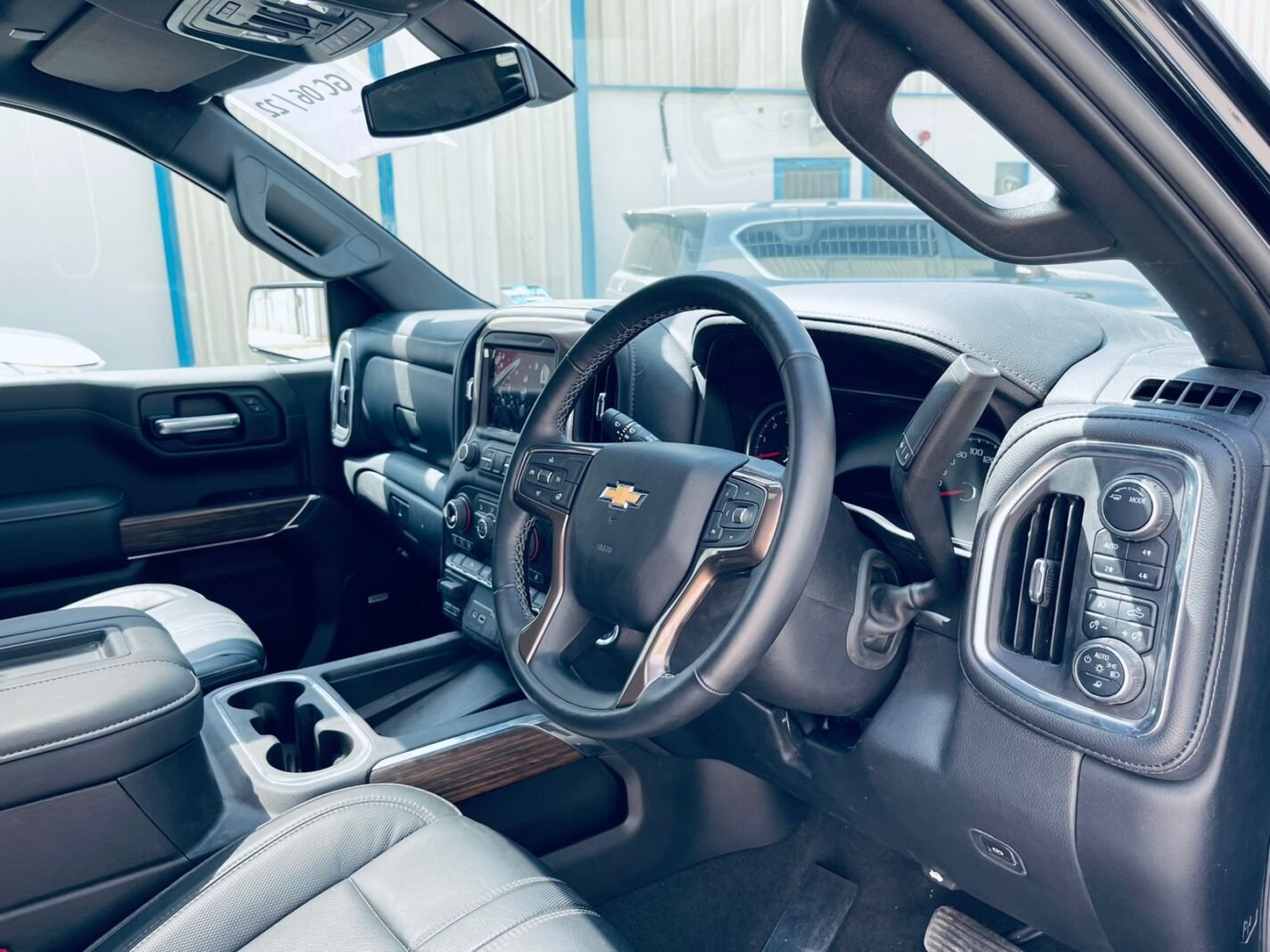 Chevrolet Silverado, photo 3 of 11