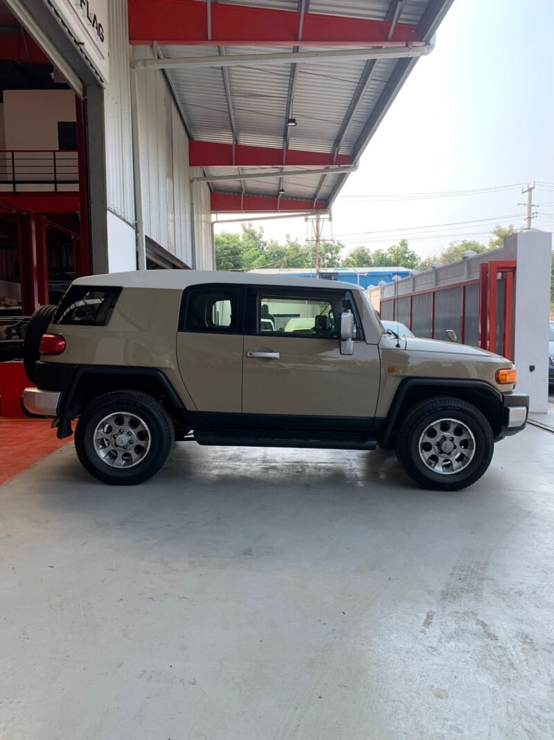 FJ Cruiser, photo 4 of 21