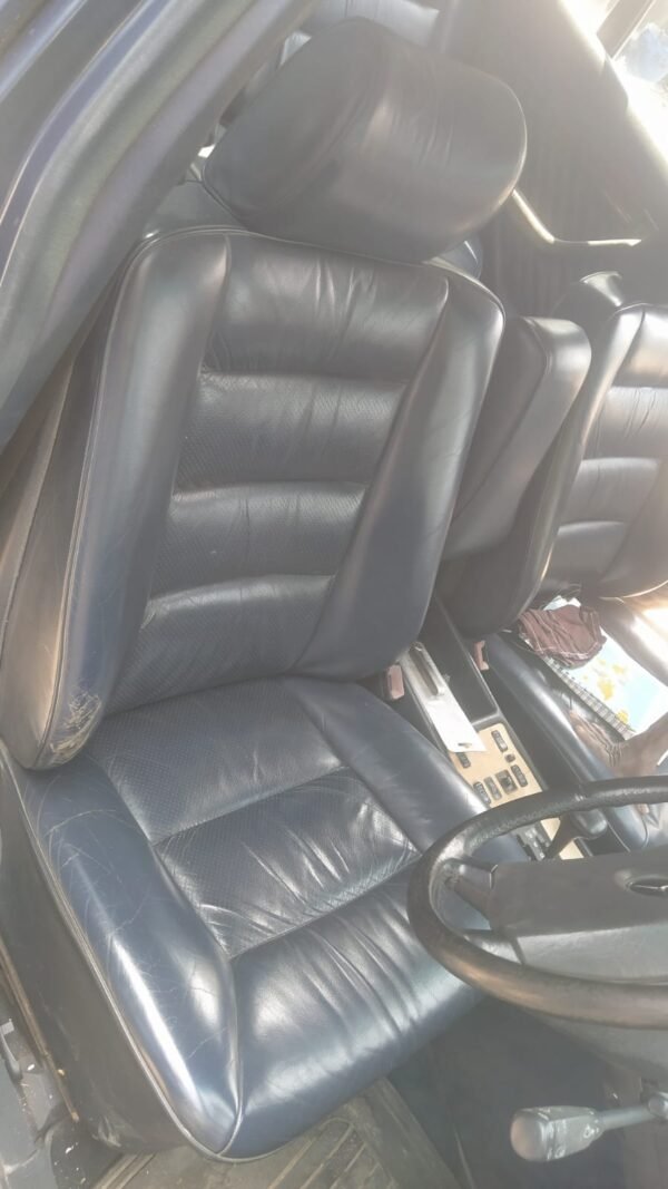 1988 Mercedes-Benz, photo 2 of 15