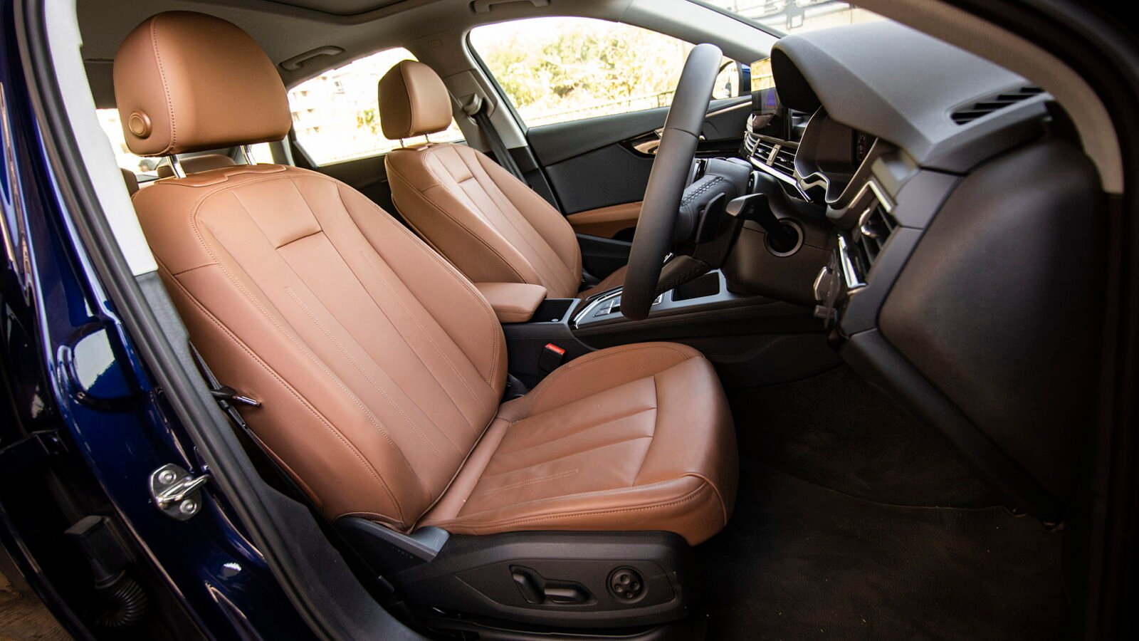 Audi A4, photo 6 of 8