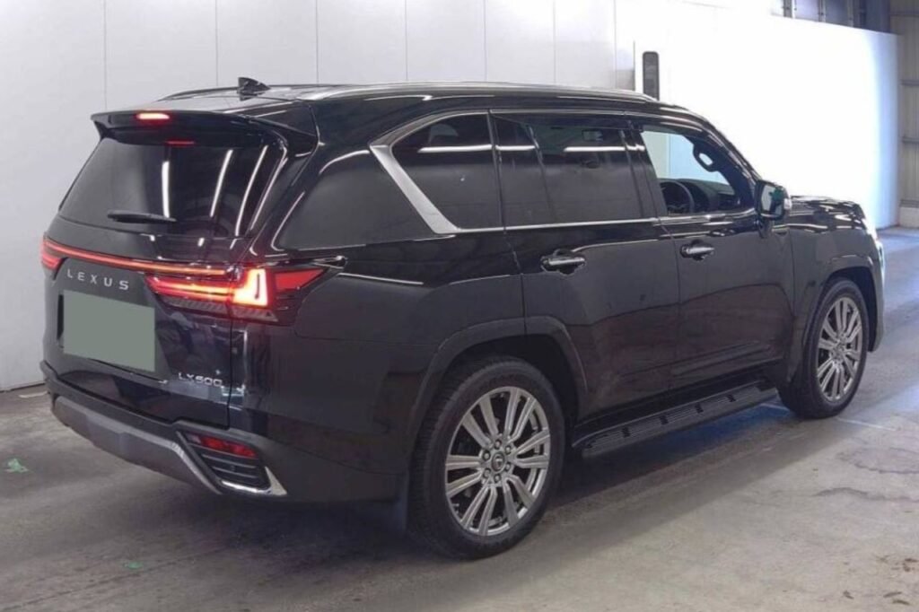 Lexus LX600