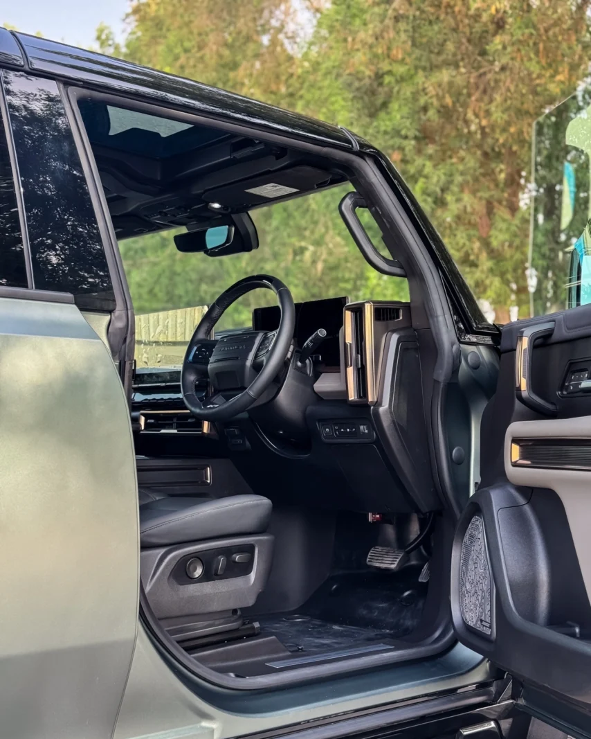 GMC Hummer EV First Edition: The Future of Off-Road Power, photo 9 of 10