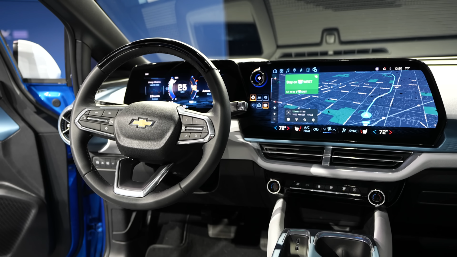 2024 Chevrolet Equinox EV, photo 2 of 7