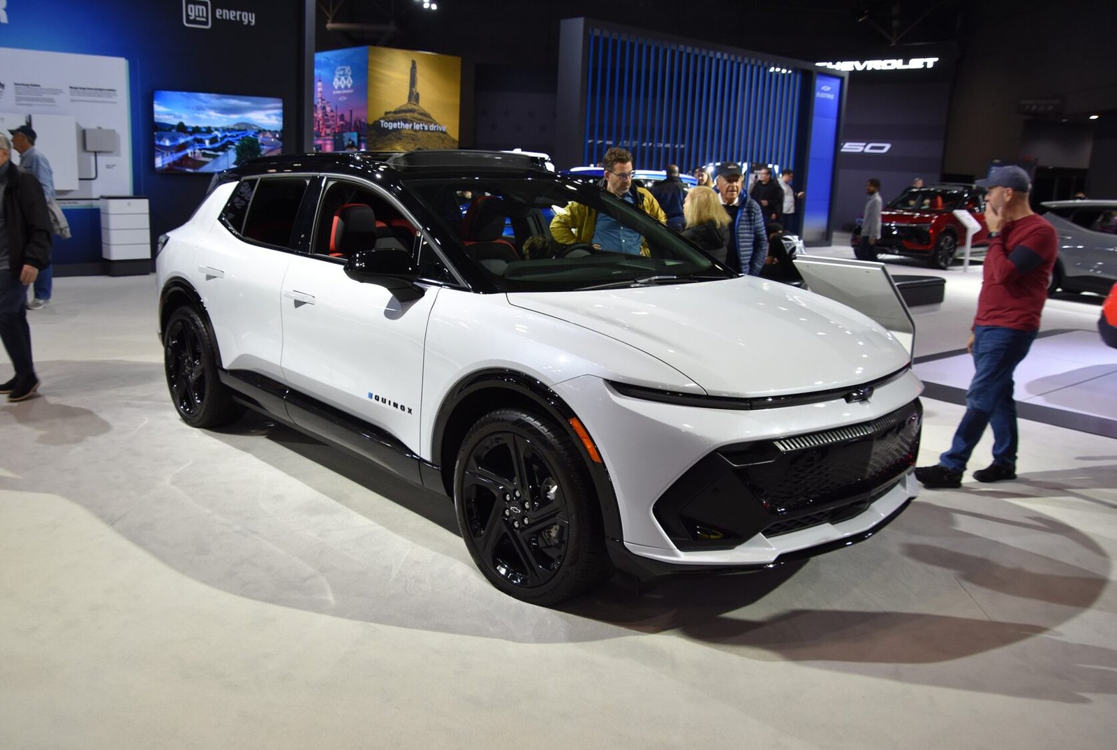 2024 Chevrolet Equinox EV, photo 7 of 7
