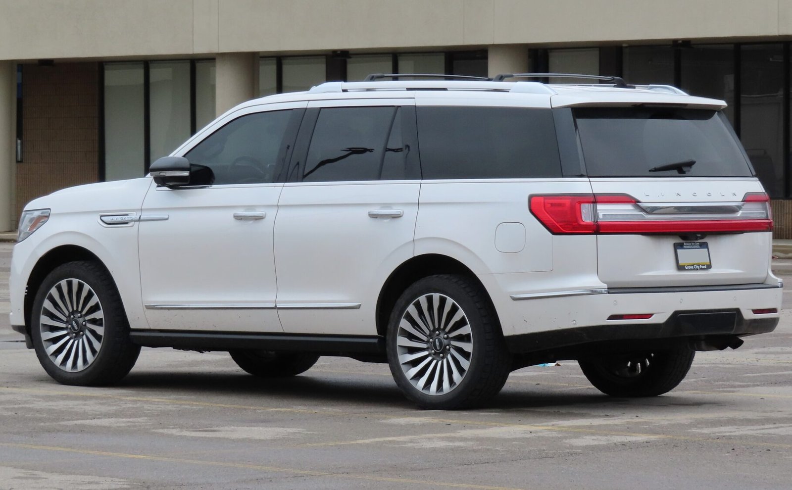 2024 Lincoln Navigator, photo 5 of 6