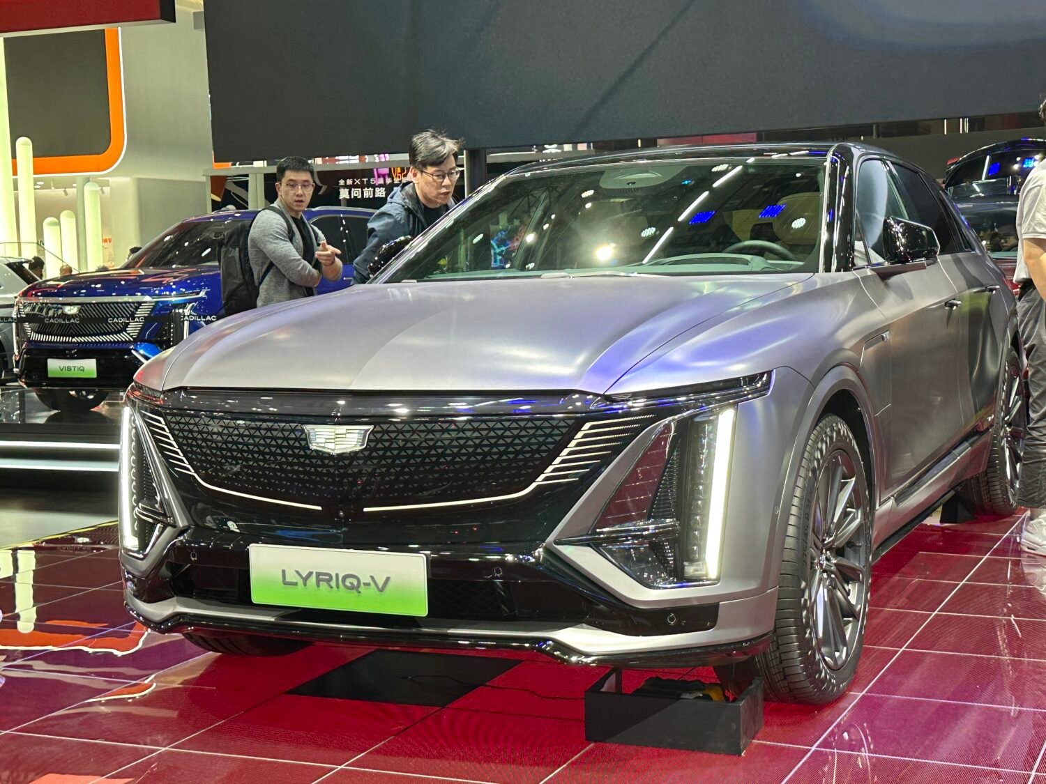 2025 Cadillac LYRIQ-V, photo 2 of 2