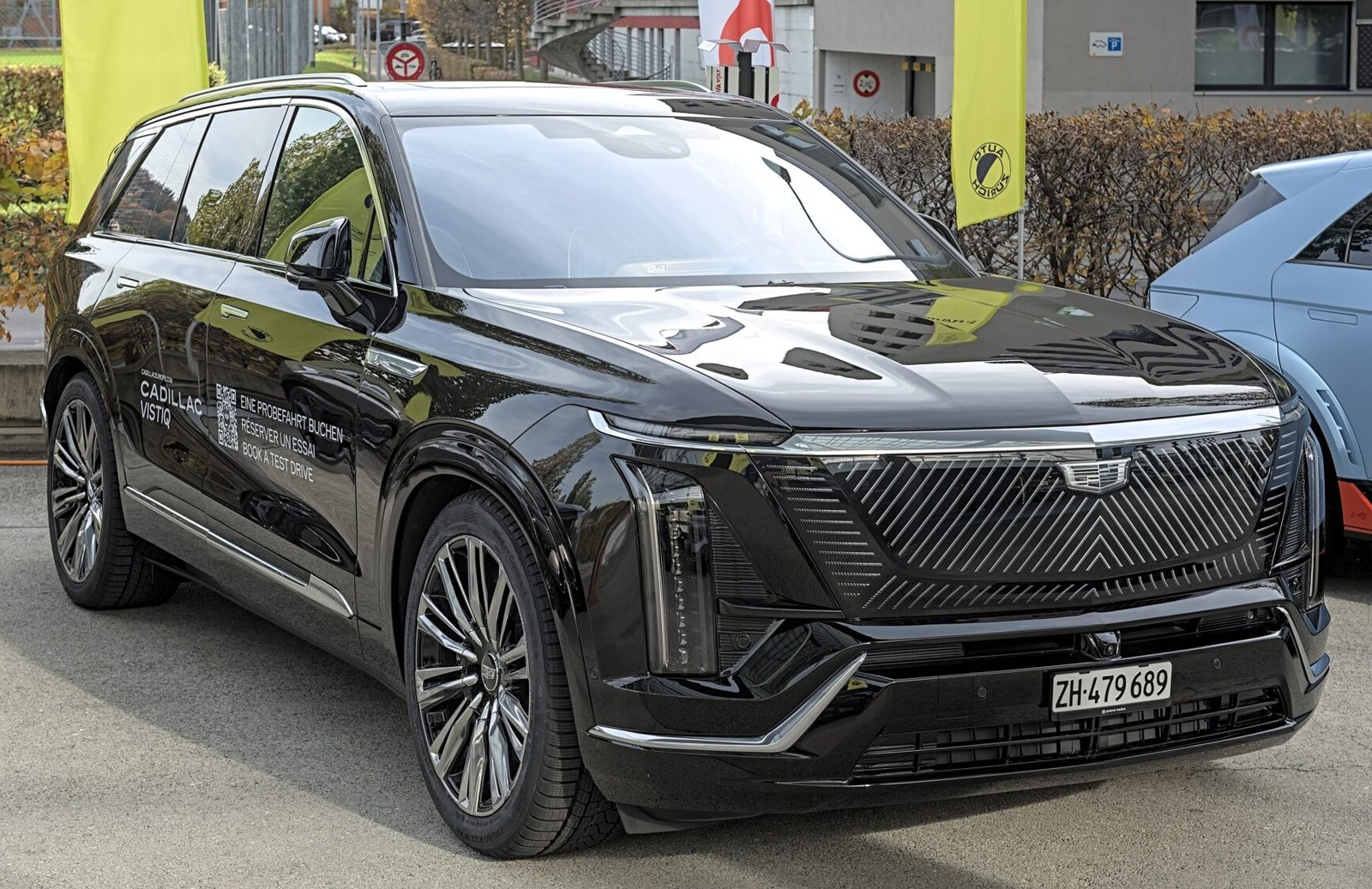 2025 Cadillac VISTIQ, photo 4 of 7