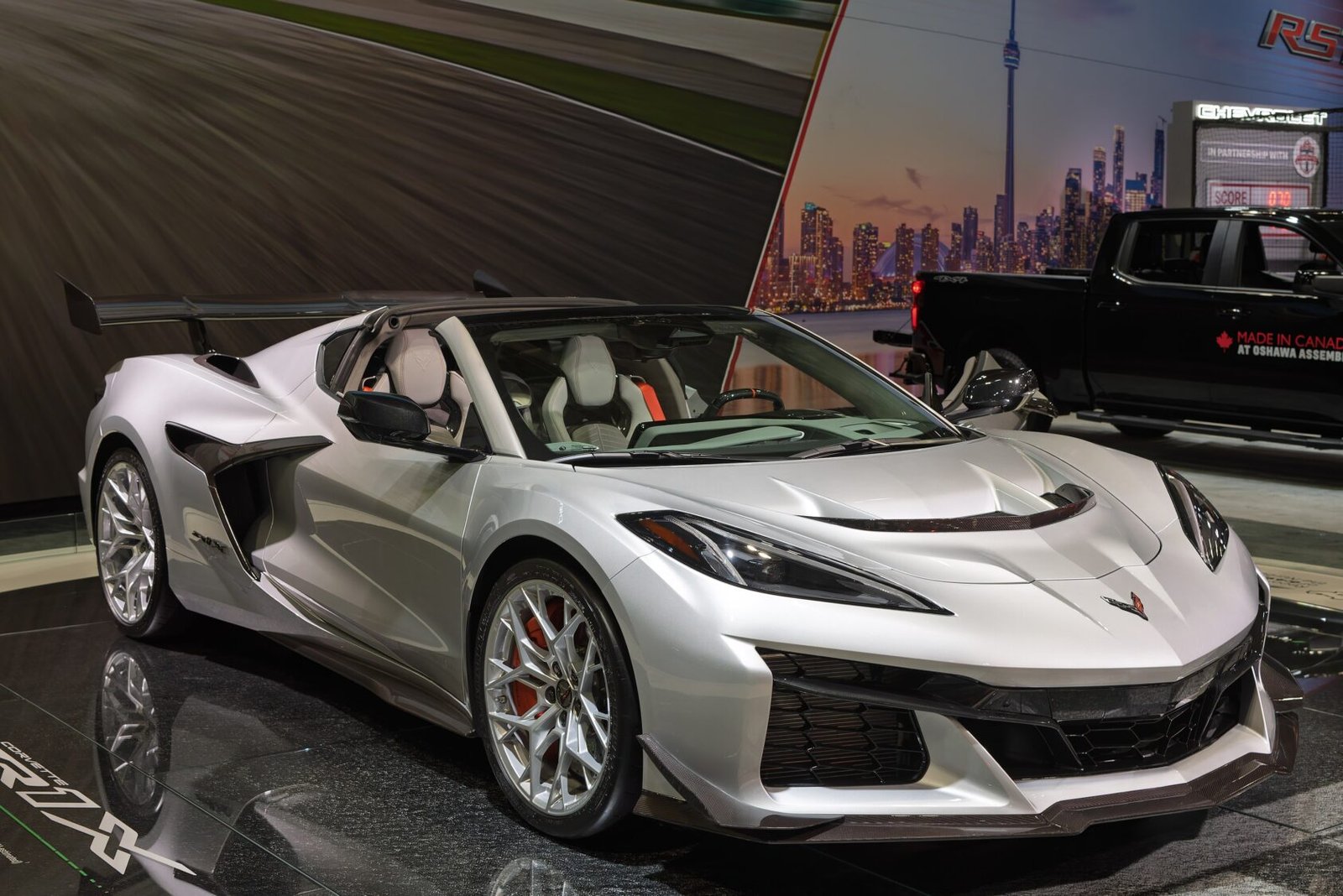 2025 Chevrolet Corvette ZR1X, photo 2 of 7