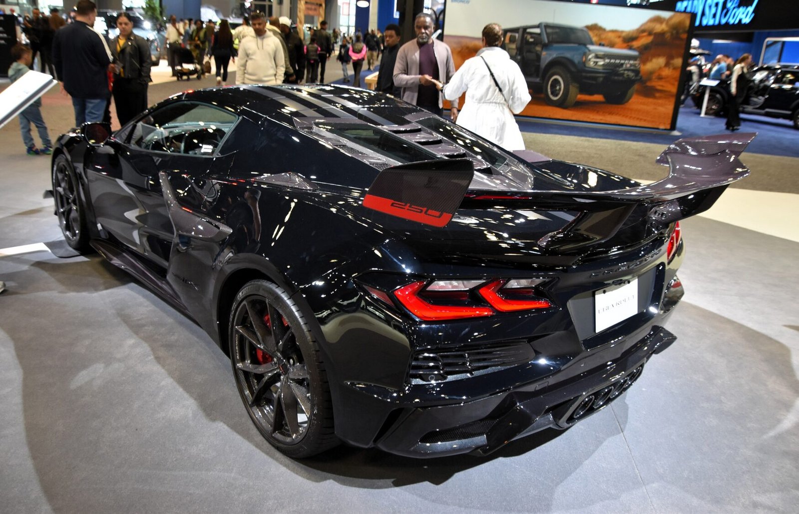 2025 Chevrolet Corvette ZR1X, photo 3 of 7