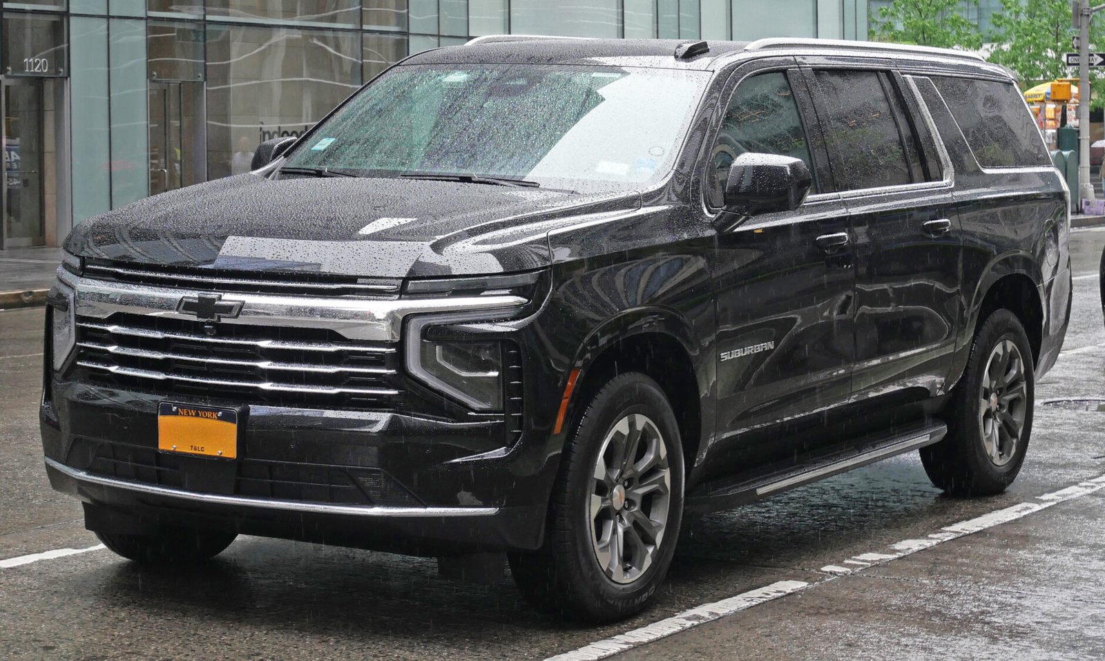 2025 Chevrolet Suburban, photo 4 of 7