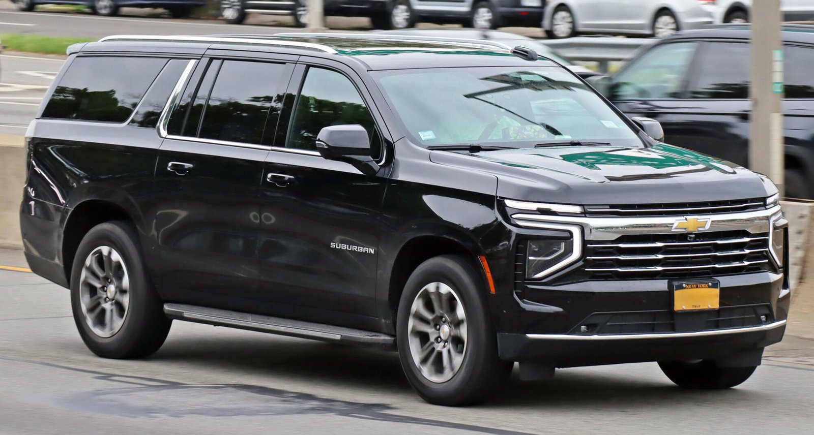 2025 Chevrolet Suburban, photo 5 of 7