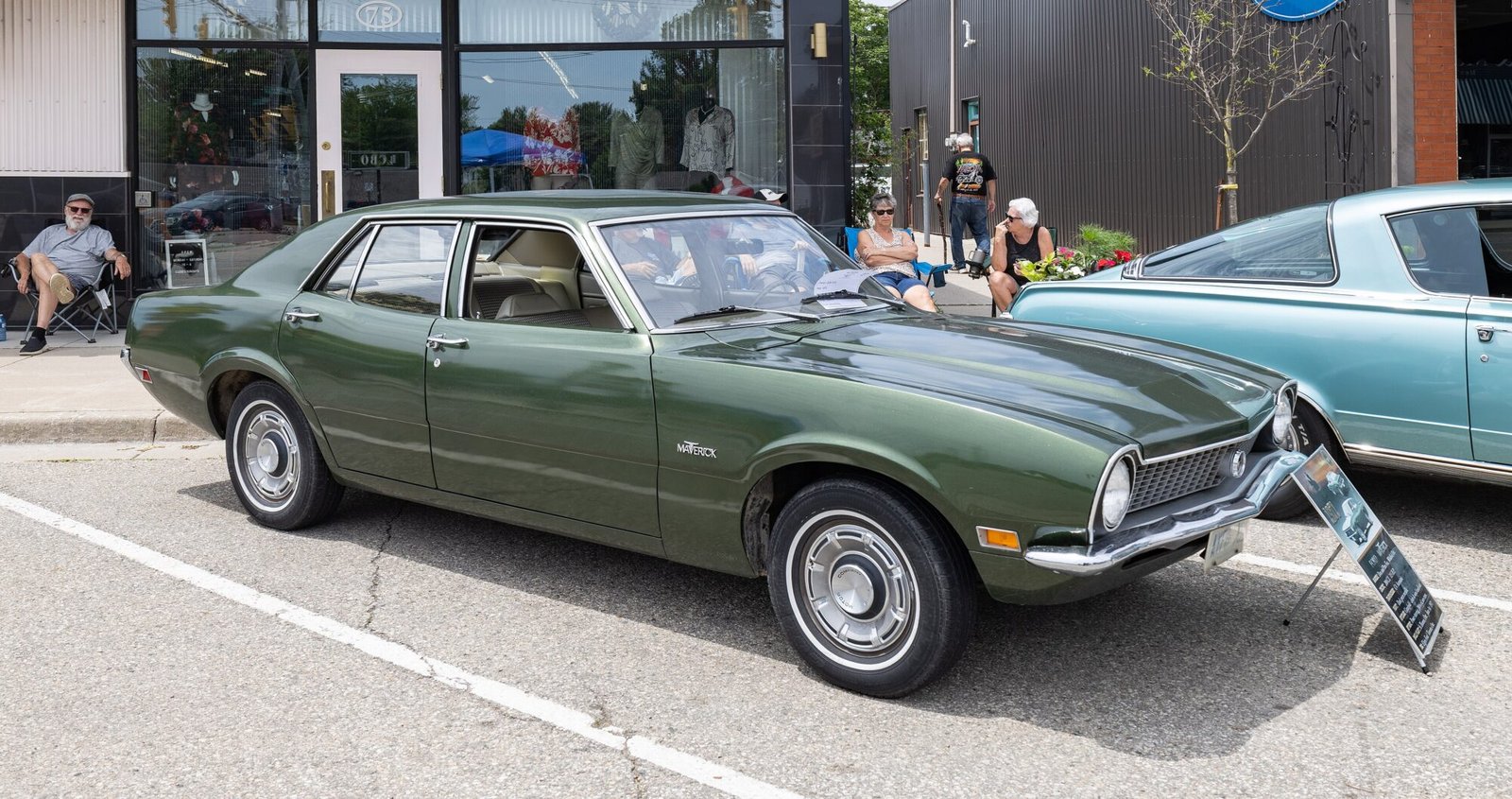2025 Ford Maverick, photo 2 of 7