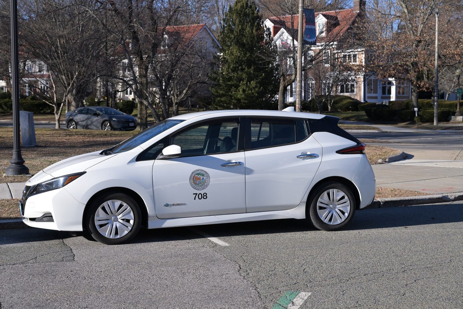 2025 Nissan LEAF, photo 1 of 6