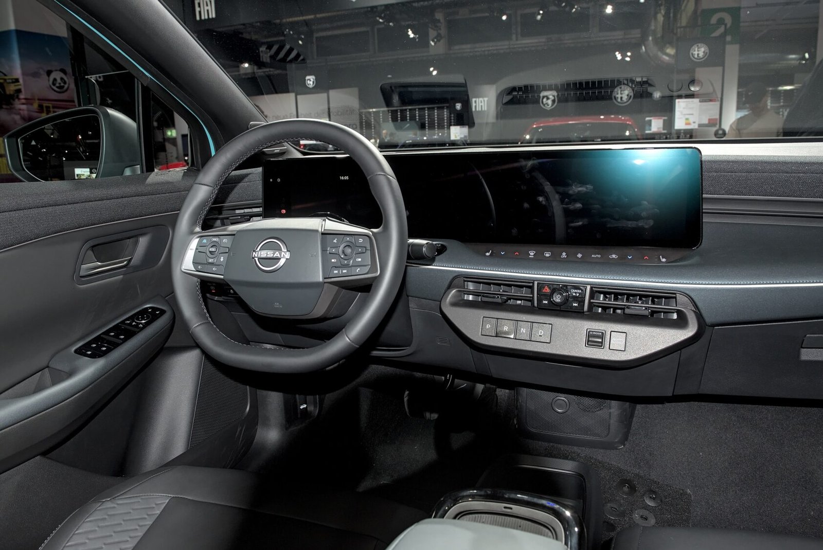 2025 Nissan LEAF, photo 5 of 6