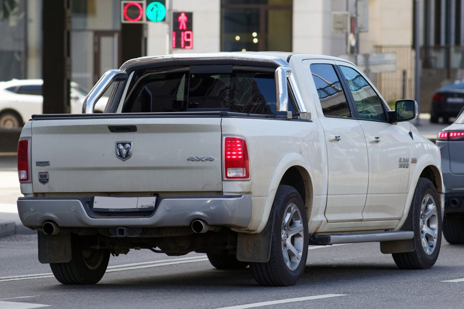 2025 RAM 1500, photo 2 of 7