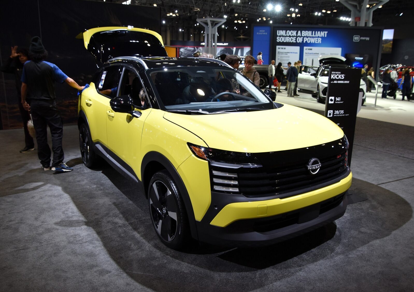 2026 Nissan Kicks, photo 2 of 6
