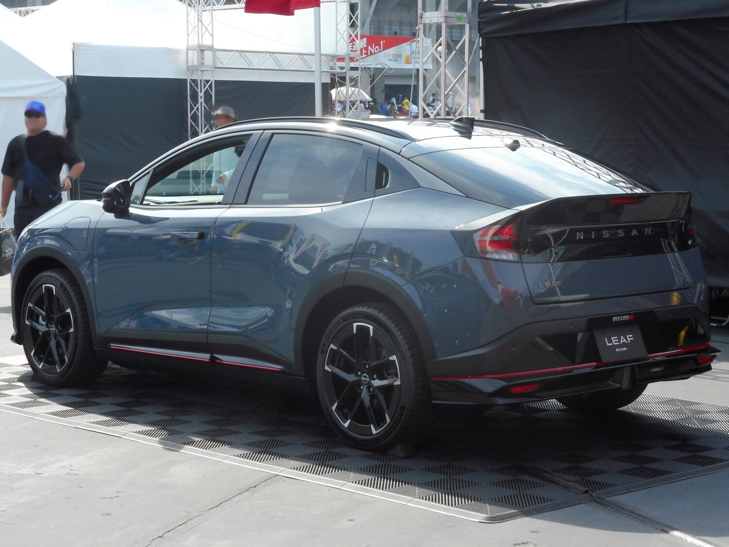 2026 Nissan LEAF NISMO, photo 2 of 6